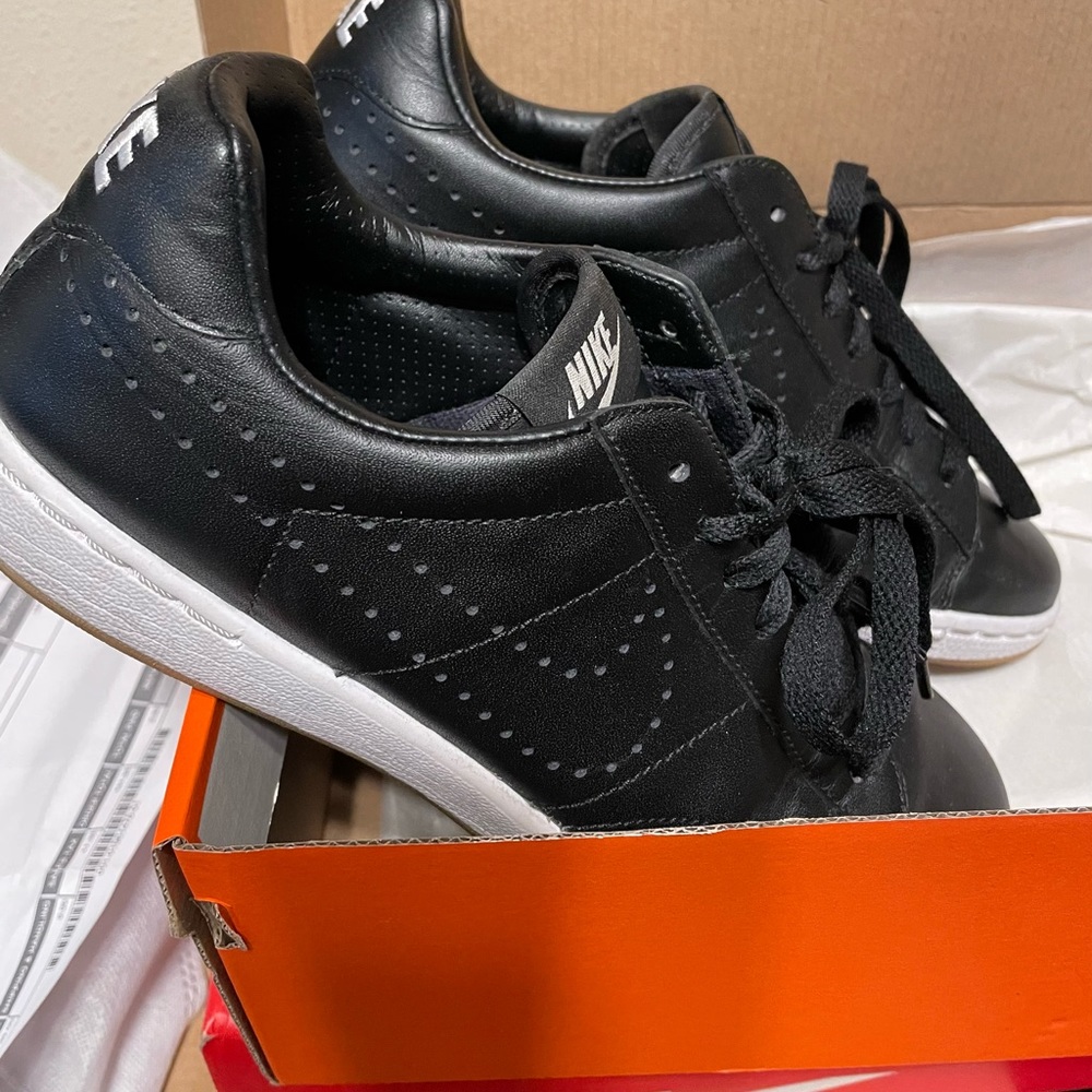 Nike Court Tennis Shoe